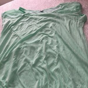 Kismet exl teeshirt, pale green , elastic waist, short sleeves, like new